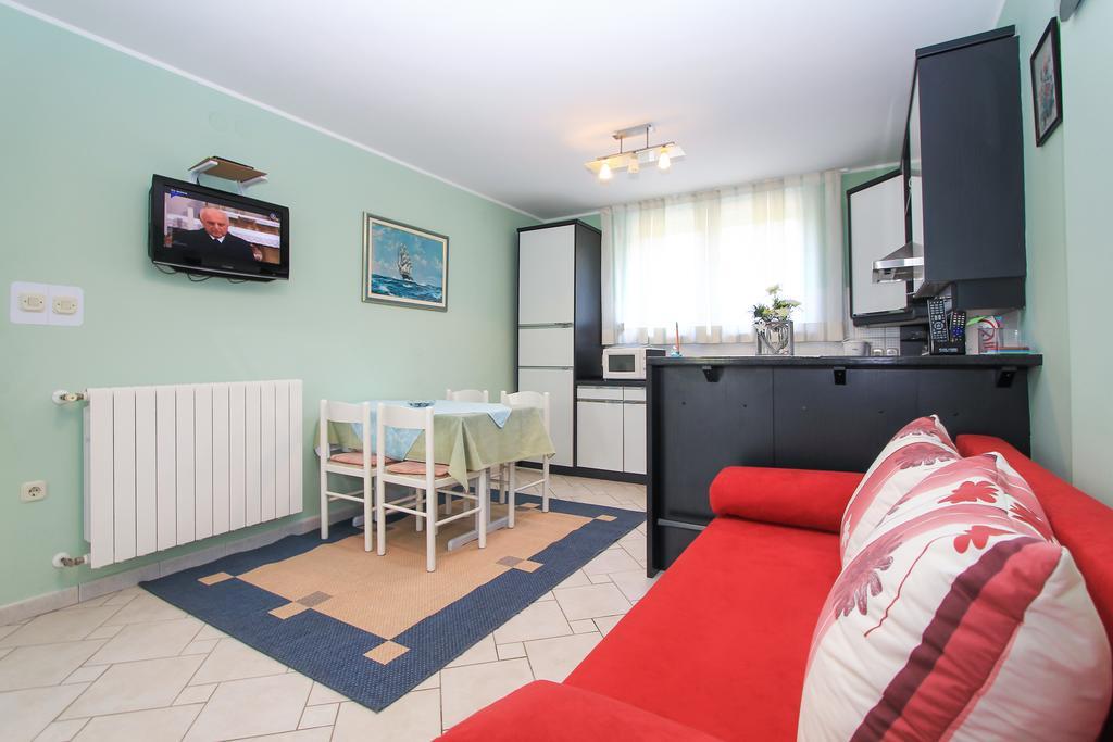Apartments Silvia Porec Exterior photo